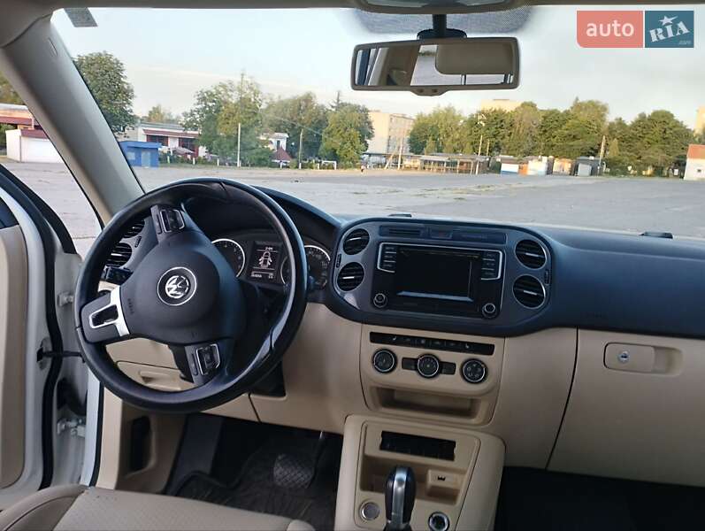 Внедорожник / Кроссовер Volkswagen Tiguan 2015 в Ладыжине