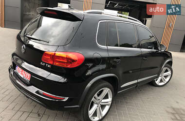 Внедорожник / Кроссовер Volkswagen Tiguan 2015 в 