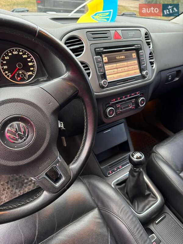 Внедорожник / Кроссовер Volkswagen Tiguan 2011 в Полтаве