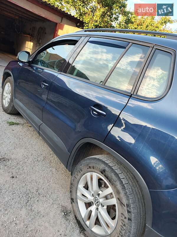 Внедорожник / Кроссовер Volkswagen Tiguan 2015 в Дунаевцах