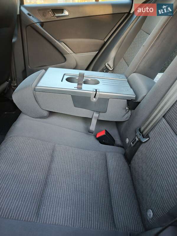 Внедорожник / Кроссовер Volkswagen Tiguan 2015 в Дунаевцах