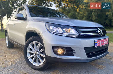 Внедорожник / Кроссовер Volkswagen Tiguan 2017 в 