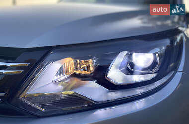 Внедорожник / Кроссовер Volkswagen Tiguan 2017 в 