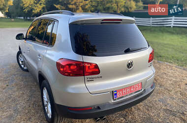 Внедорожник / Кроссовер Volkswagen Tiguan 2017 в 