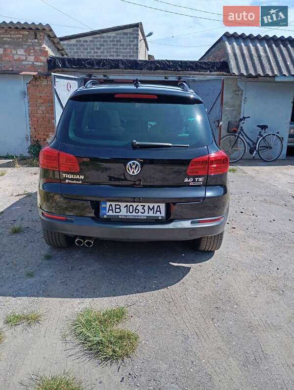 Внедорожник / Кроссовер Volkswagen Tiguan 2016 в Казатине