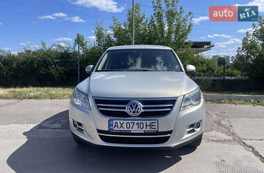 Внедорожник / Кроссовер Volkswagen Tiguan 2010 в 