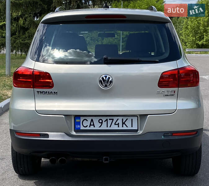 Внедорожник / Кроссовер Volkswagen Tiguan 2015 в Смеле