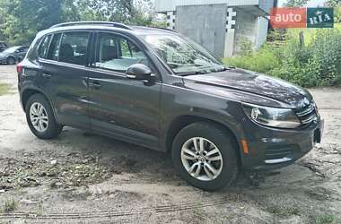 Позашляховик / Кросовер Volkswagen Tiguan 2015 в Києві