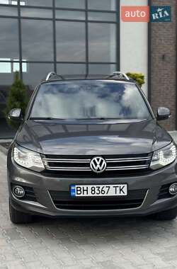 Внедорожник / Кроссовер Volkswagen Tiguan 2015 в Тернополе