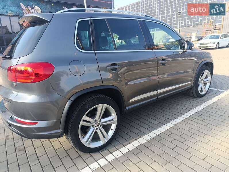 Внедорожник / Кроссовер Volkswagen Tiguan 2016 в Луцке
