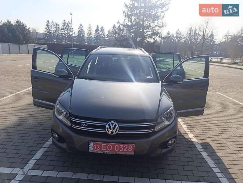 Внедорожник / Кроссовер Volkswagen Tiguan 2016 в Луцке