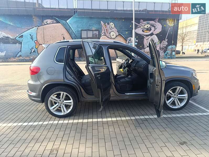 Внедорожник / Кроссовер Volkswagen Tiguan 2016 в Луцке