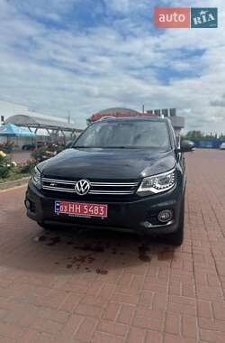 Позашляховик / Кросовер Volkswagen Tiguan 2016 в Полтаві