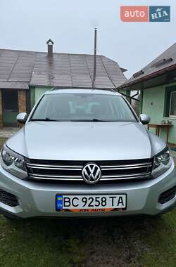 Позашляховик / Кросовер Volkswagen Tiguan 2016 в Комарному