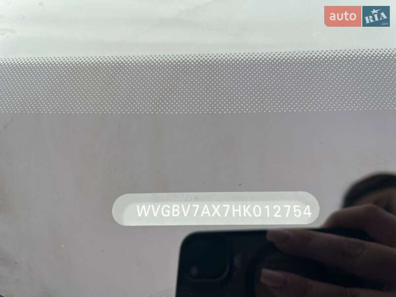 Внедорожник / Кроссовер Volkswagen Tiguan 2016 в Комарному