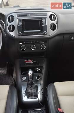Внедорожник / Кроссовер Volkswagen Tiguan 2015 в Львове