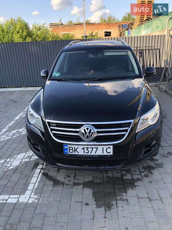 Внедорожник / Кроссовер Volkswagen Tiguan 2008 в Ровно