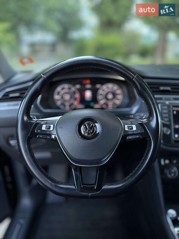Внедорожник / Кроссовер Volkswagen Tiguan 2017 в Львове