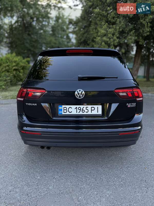 Внедорожник / Кроссовер Volkswagen Tiguan 2017 в Львове