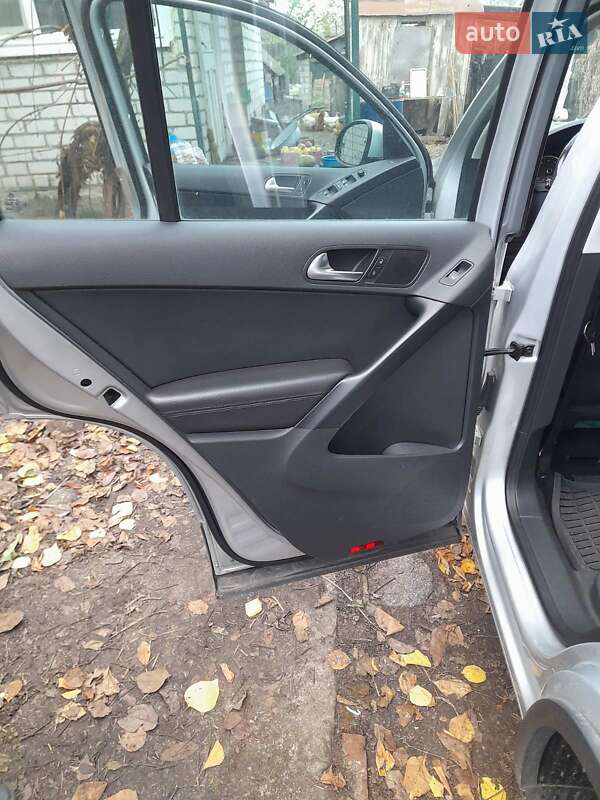 Внедорожник / Кроссовер Volkswagen Tiguan 2016 в Кременчуге фото 13 Внедорожник / Кроссовер Volkswagen Tiguan 2016 в Кременчуге