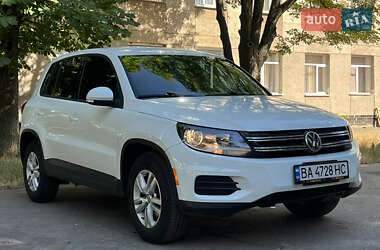 Внедорожник / Кроссовер Volkswagen Tiguan 2017 в 