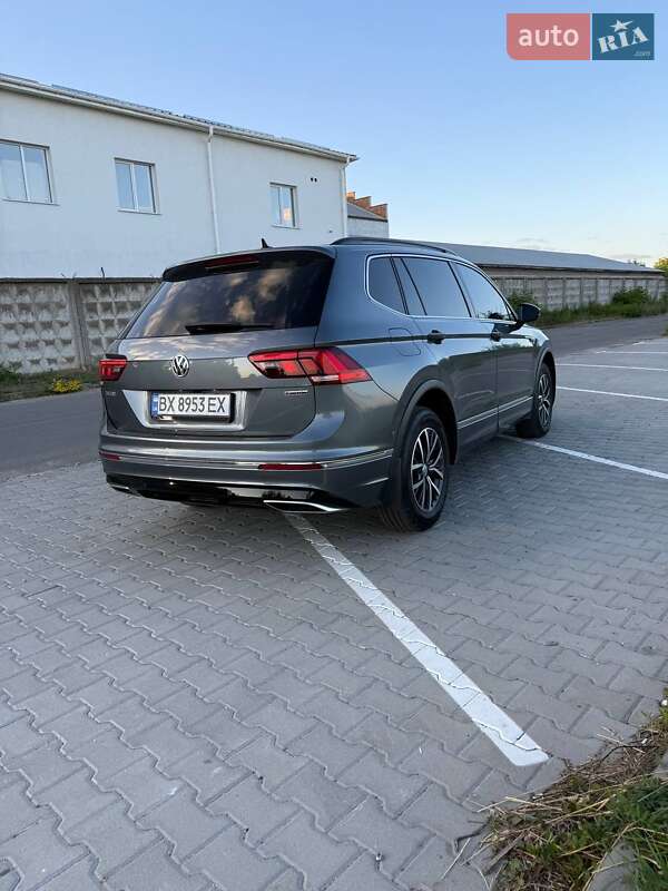 Внедорожник / Кроссовер Volkswagen Tiguan 2019 в Хмельницком