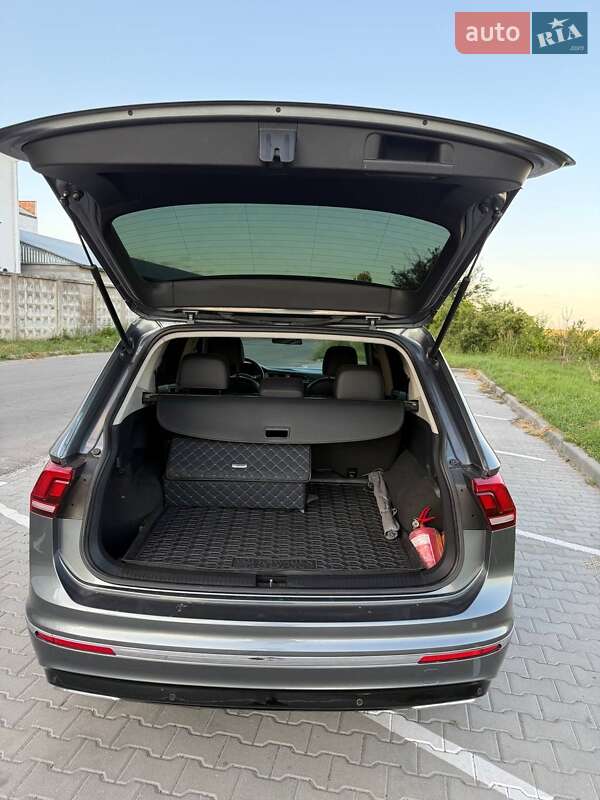 Внедорожник / Кроссовер Volkswagen Tiguan 2019 в Хмельницком