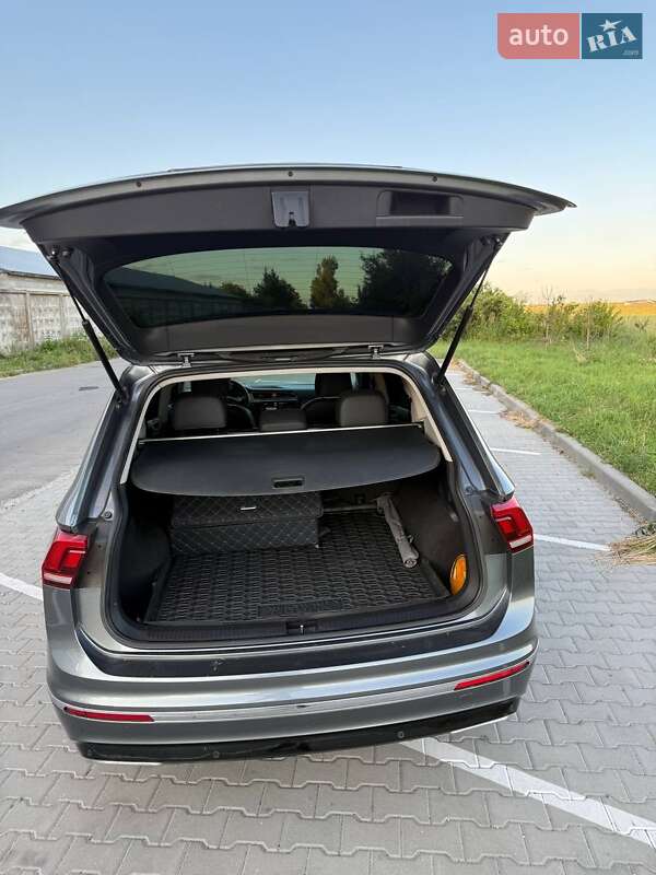Внедорожник / Кроссовер Volkswagen Tiguan 2019 в Хмельницком