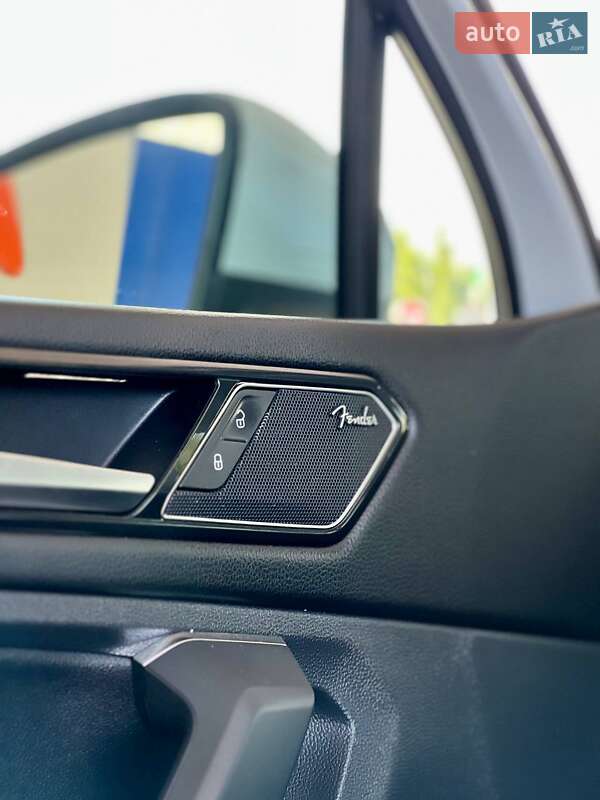 Внедорожник / Кроссовер Volkswagen Tiguan 2018 в Николаеве