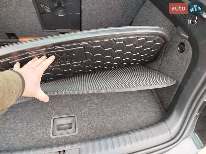 Внедорожник / Кроссовер Volkswagen Tiguan 2010 в Киеве