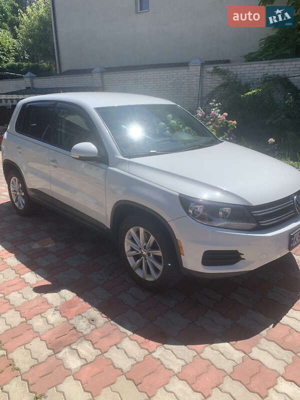 Внедорожник / Кроссовер Volkswagen Tiguan 2014 в Киеве