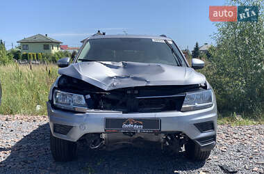 Позашляховик / Кросовер Volkswagen Tiguan 2020 в 