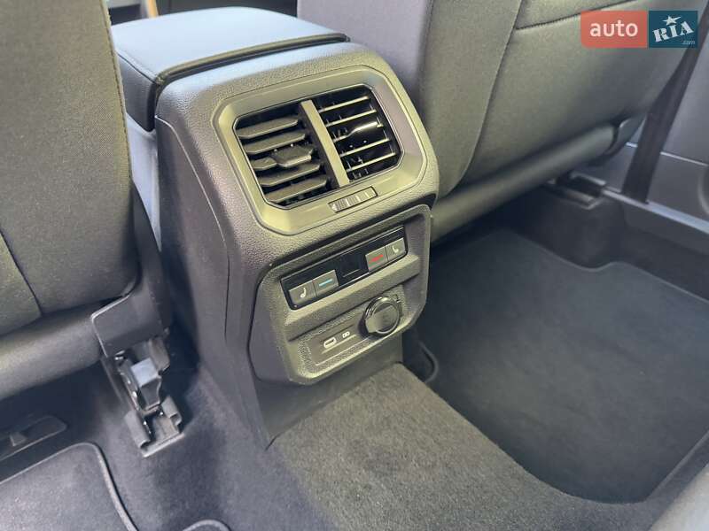 Позашляховик / Кросовер Volkswagen Tiguan 2021 в Києві