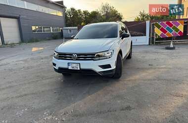 Внедорожник / Кроссовер Volkswagen Tiguan 2017 в Кременчуге