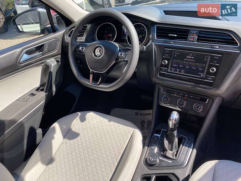 Внедорожник / Кроссовер Volkswagen Tiguan 2017 в Львове