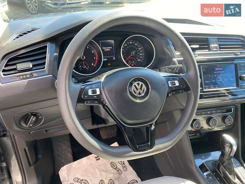 Внедорожник / Кроссовер Volkswagen Tiguan 2017 в Львове