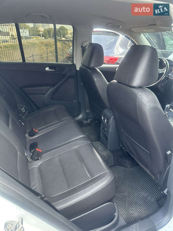 Внедорожник / Кроссовер Volkswagen Tiguan 2016 в Львове