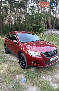 Позашляховик / Кросовер Volkswagen Tiguan 2008 в Києві