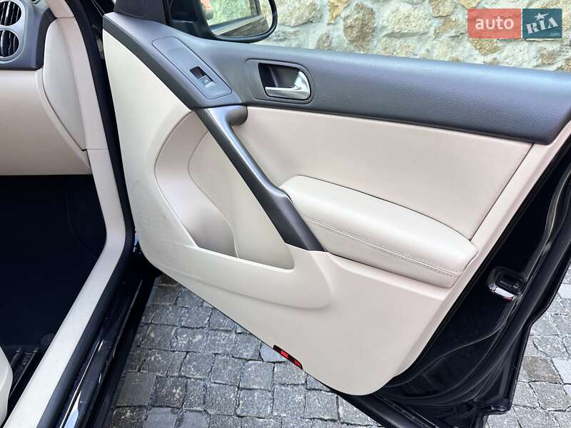 Внедорожник / Кроссовер Volkswagen Tiguan 2008 в Ровно