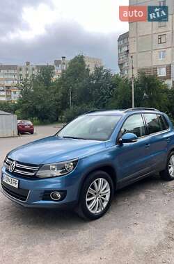 Внедорожник / Кроссовер Volkswagen Tiguan 2016 в Львове