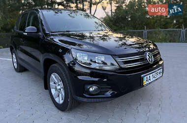 Внедорожник / Кроссовер Volkswagen Tiguan 2012 в 