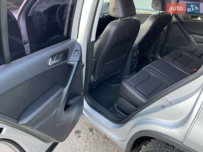Внедорожник / Кроссовер Volkswagen Tiguan 2016 в Миргороде