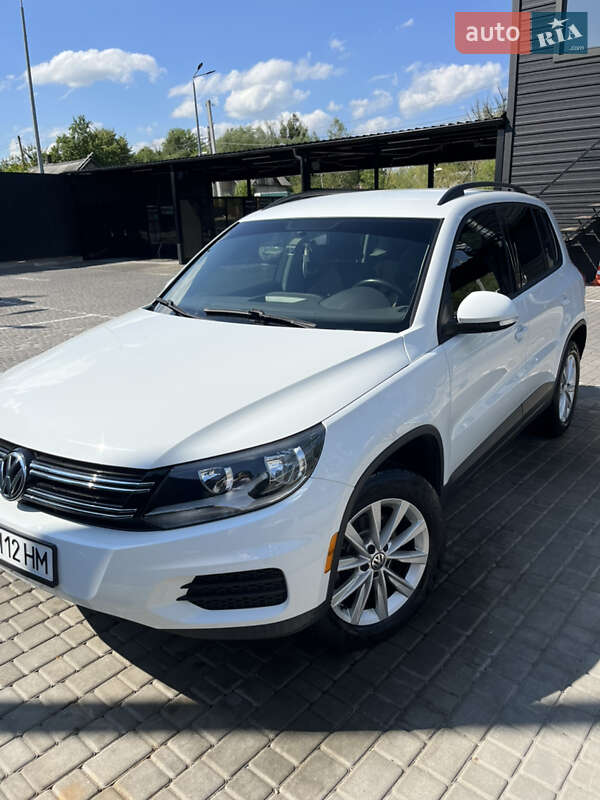 Внедорожник / Кроссовер Volkswagen Tiguan 2017 в Звягеле