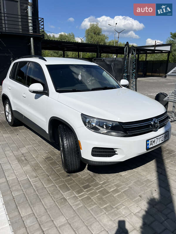 Внедорожник / Кроссовер Volkswagen Tiguan 2017 в Звягеле