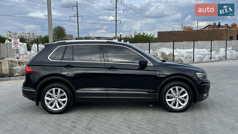 Внедорожник / Кроссовер Volkswagen Tiguan 2017 в Виннице
