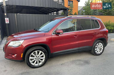 Внедорожник / Кроссовер Volkswagen Tiguan 2011 в 