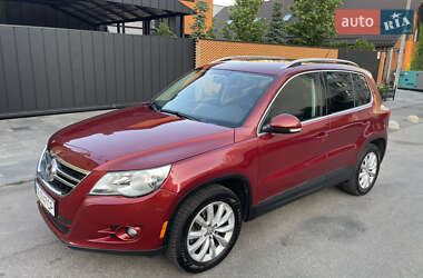 Внедорожник / Кроссовер Volkswagen Tiguan 2011 в 