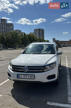 Внедорожник / Кроссовер Volkswagen Tiguan 2016 в Броварах