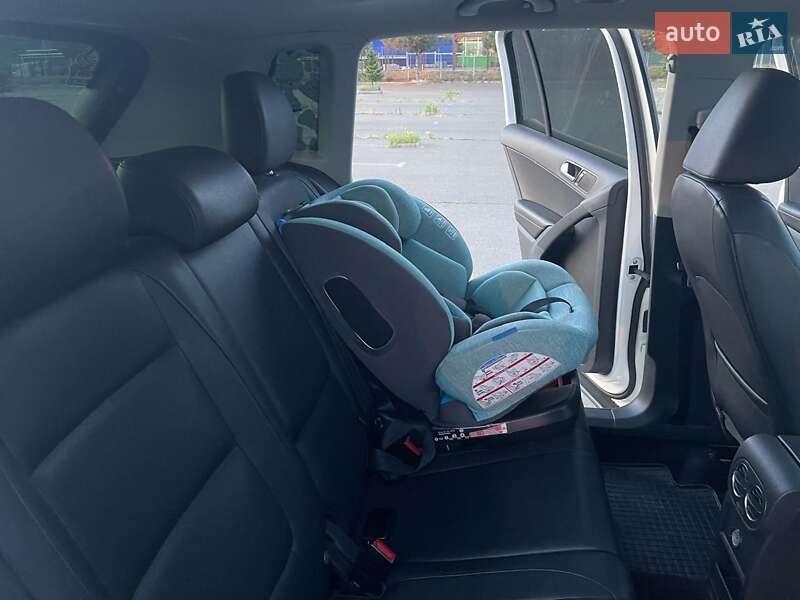 Внедорожник / Кроссовер Volkswagen Tiguan 2012 в Одессе