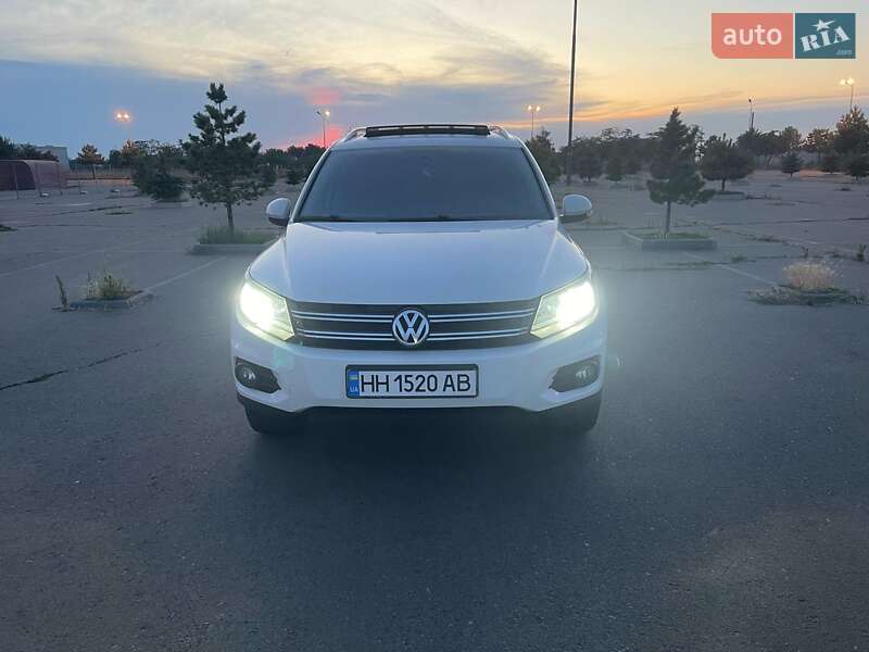 Внедорожник / Кроссовер Volkswagen Tiguan 2012 в Одессе